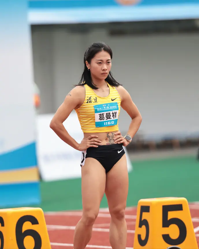 金港赢配资 中国短跑一姐在陕西因高原反应缺氧晕倒，无奈退赛，被救护车拉走
